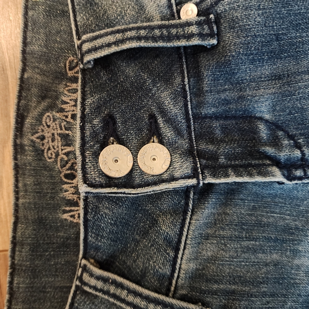 Jeans - Picture 2 of 7